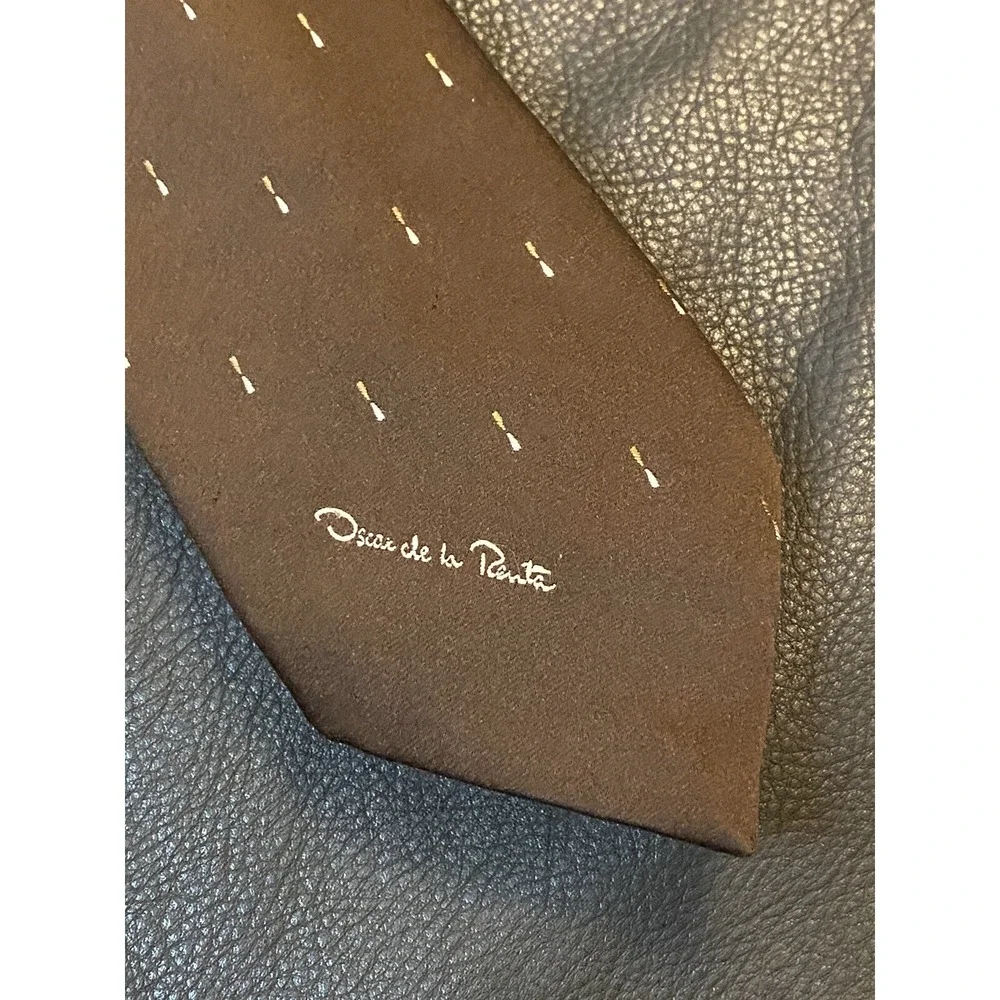 Oscar De La Renta Vintage Men's Tie Brown Dots Polyester Silk Blend